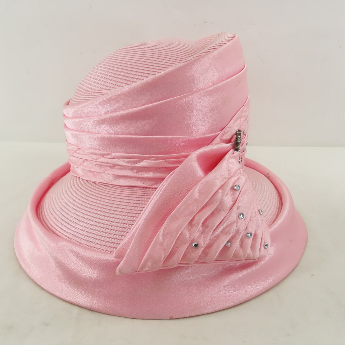 4 Vintage Hats, Hat Box and Styrofoam Head - 4