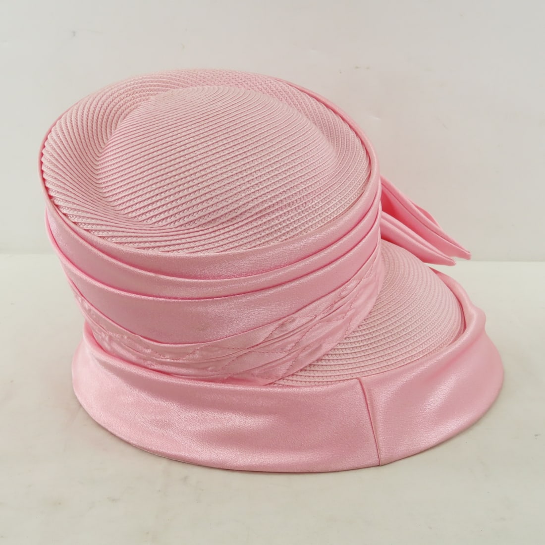 4 Vintage Hats, Hat Box and Styrofoam Head - 5