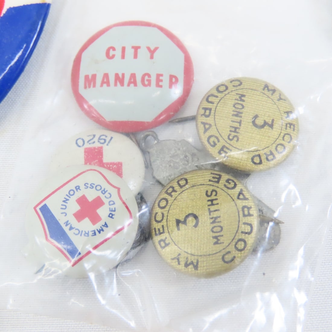 Assorted Pinbacks- Political, Sports & Others - 14