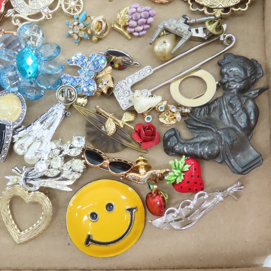 75+ Vintage Brooches & Whiting & Davis Jewelry - 16
