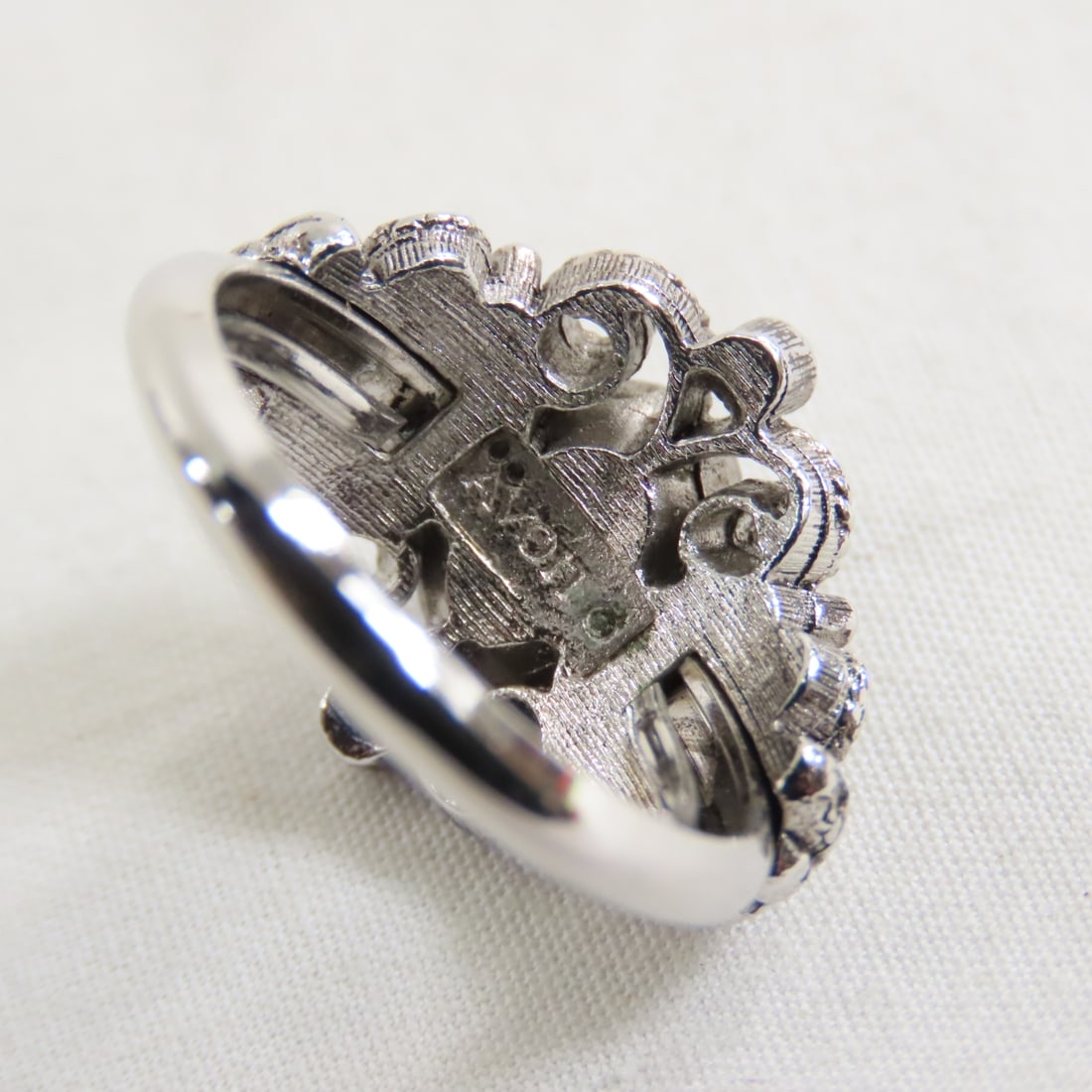 32 Avon Rings with Assorted Sizes, some adjustable - 10