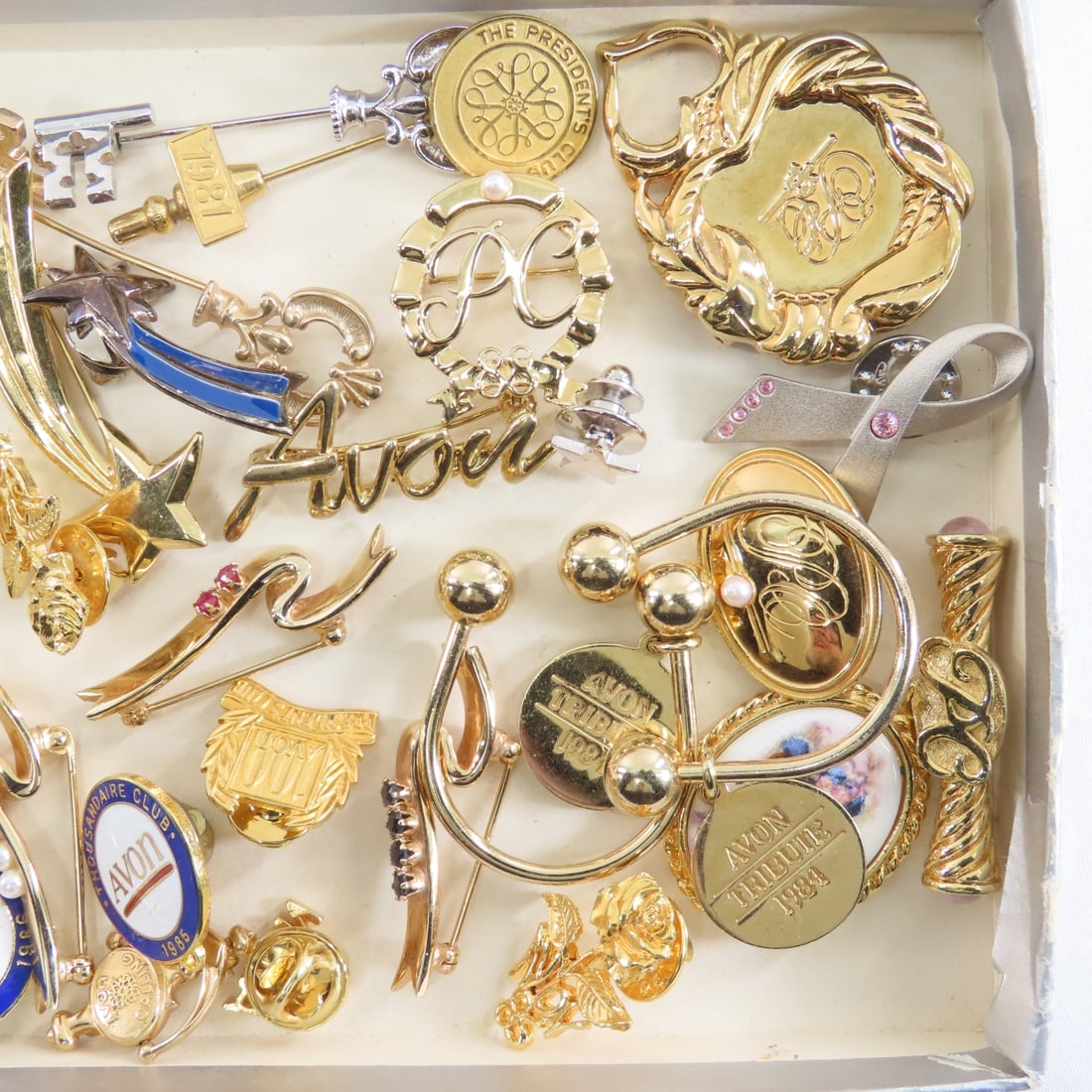 Avon Fashion Jewelry in Boxes & Loose - 4