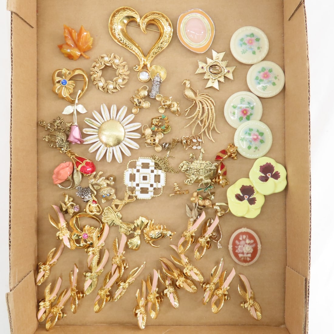 Avon Fashion Jewelry in Boxes & Loose - 5