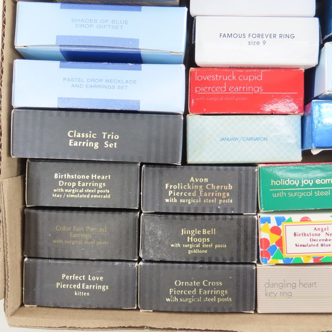 Avon Fashion Jewelry in Boxes & Loose - 9