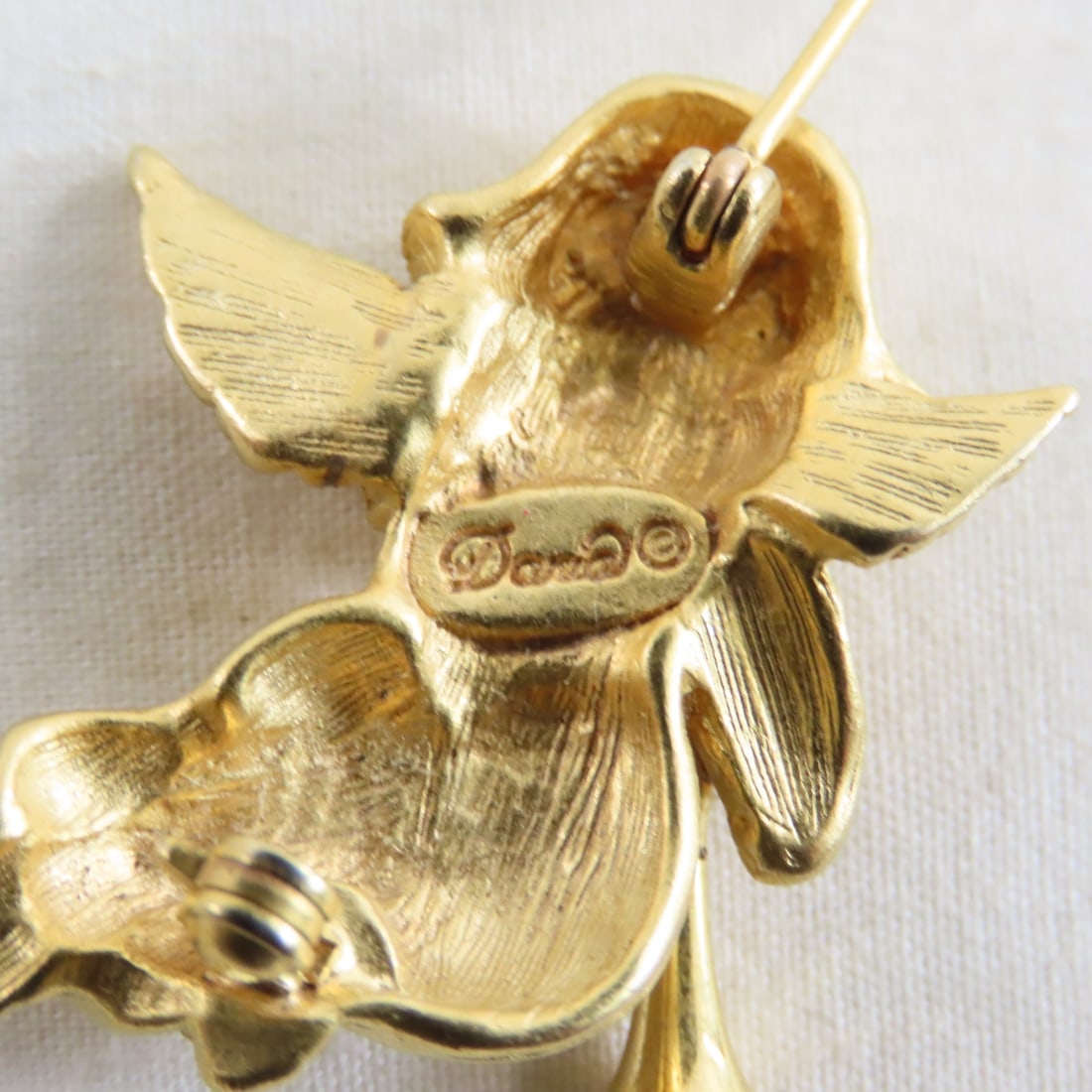 30 + Christmas Brooches Including 13 signed - 14