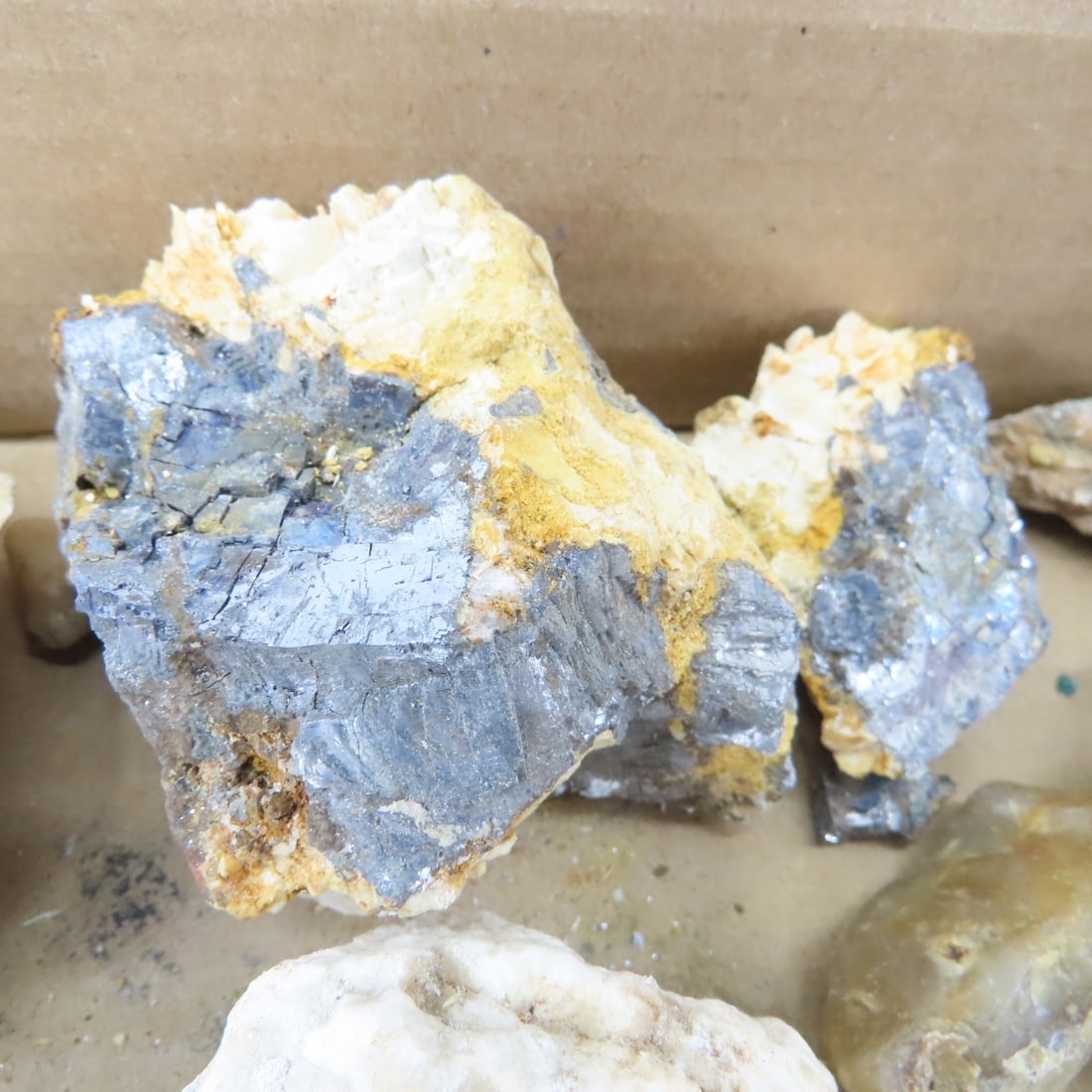 Pyrite, Quartz, Agates and other mineral specimens - 6