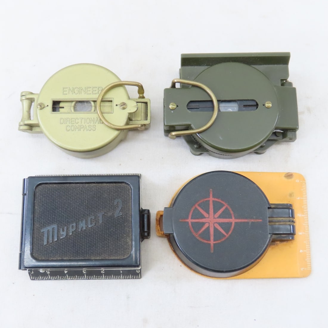 4 Vintage Compasses, Made in USSR & USA: 4 Vintage Compasses, Made in USSR & USA - LOT SIZE: 7x4x3" 1 LB All information and photos, which are part of the description, are intended to be as accurate as possible, but errors are possible. No