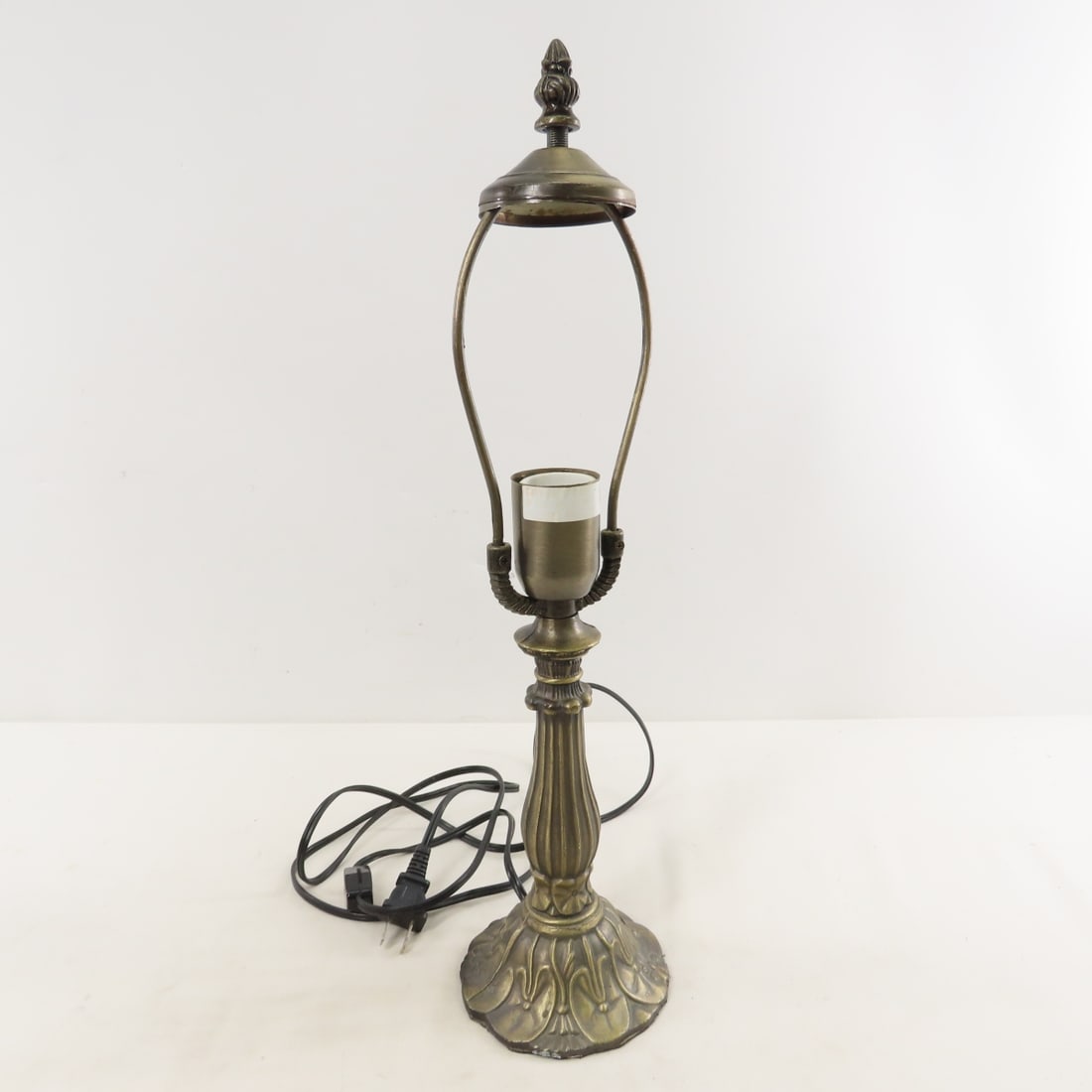 3 Vintage & Modern Table Lamps: Urn-Style & Other - 7