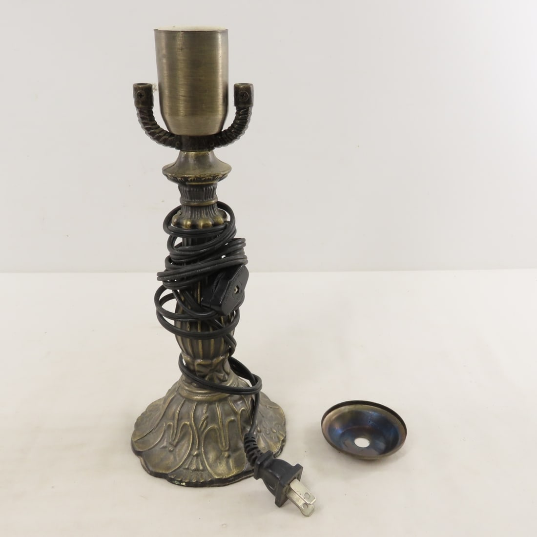 3 Vintage & Modern Table Lamps: Urn-Style & Other - 9
