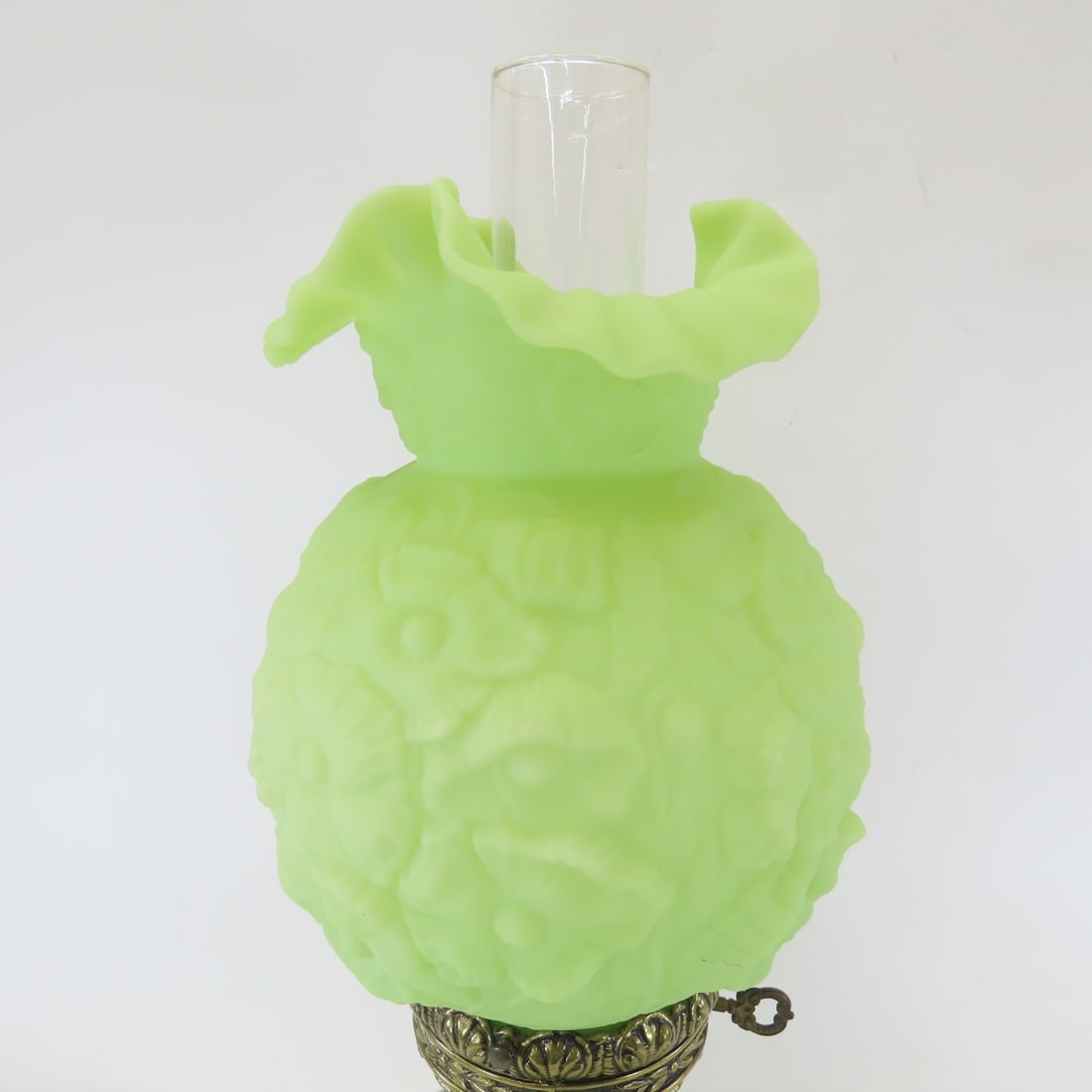 Vintage Lime Green Fenton Uranium Glass Lamp - 5