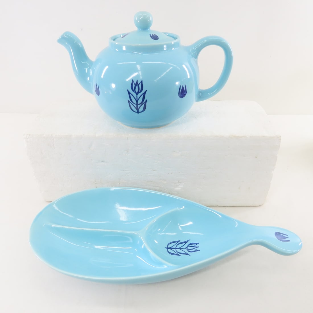 Vintage Hall Kitchenware, Pitchers, Casseroles - 3