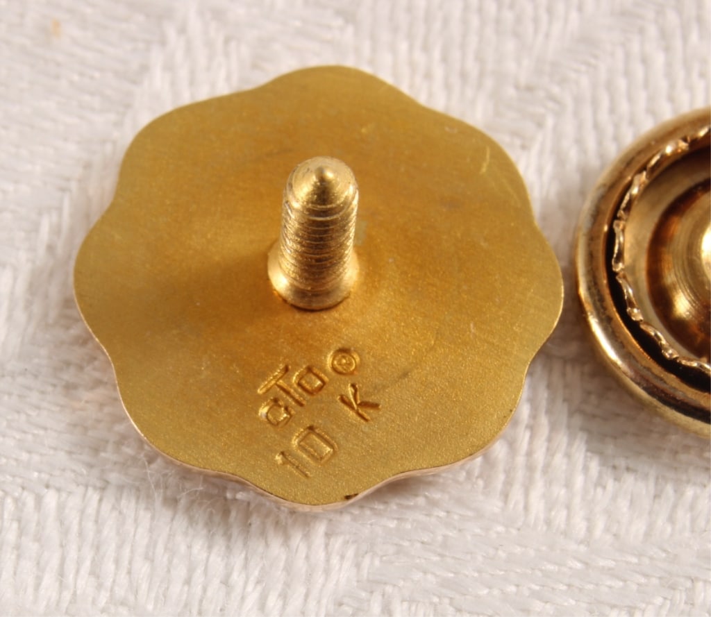 Gold NW Bell 10K Pin 3 Grams Total Weight - 4