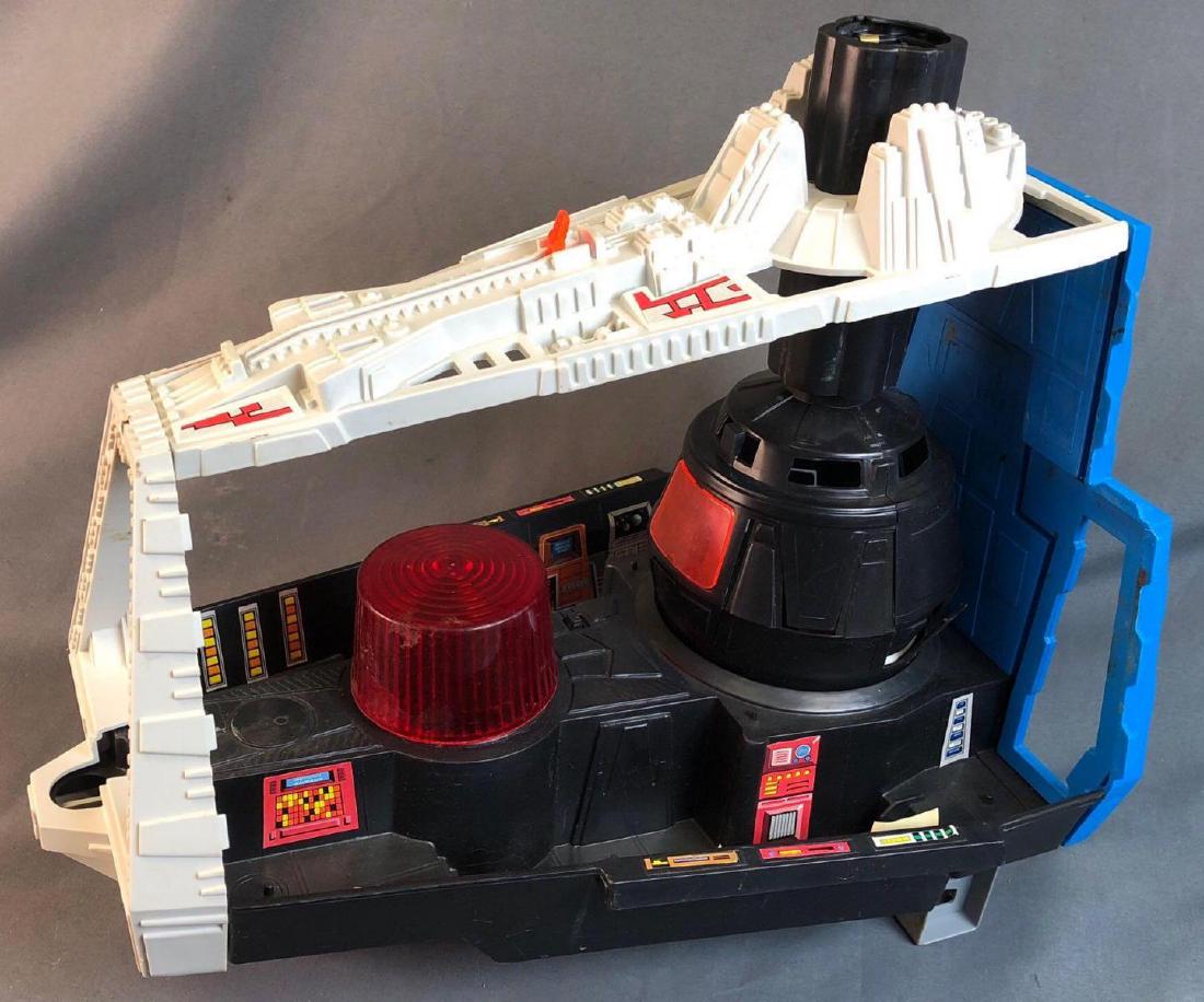 Darth Vader's Star Destroyer action play set (1 of 5)