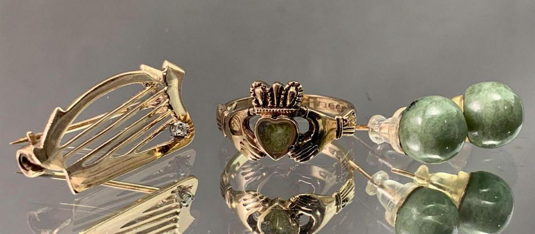 Four Pieces Of Vintage Irish Gold, jadite And Diamond (1 of 6)
