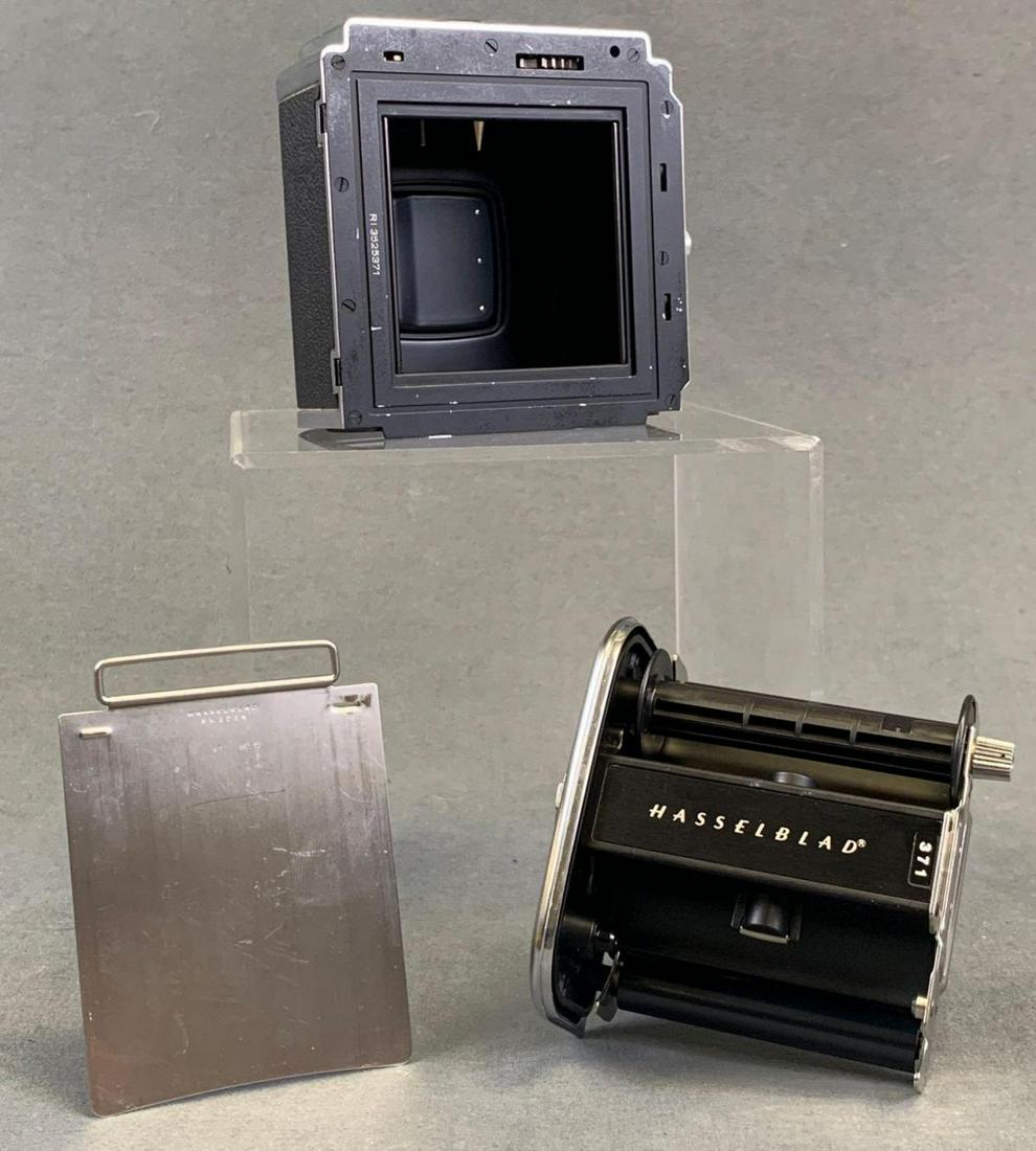 2 Hasselblad Type II 6x6 Roll Film Magazines Matching (1 of 8)