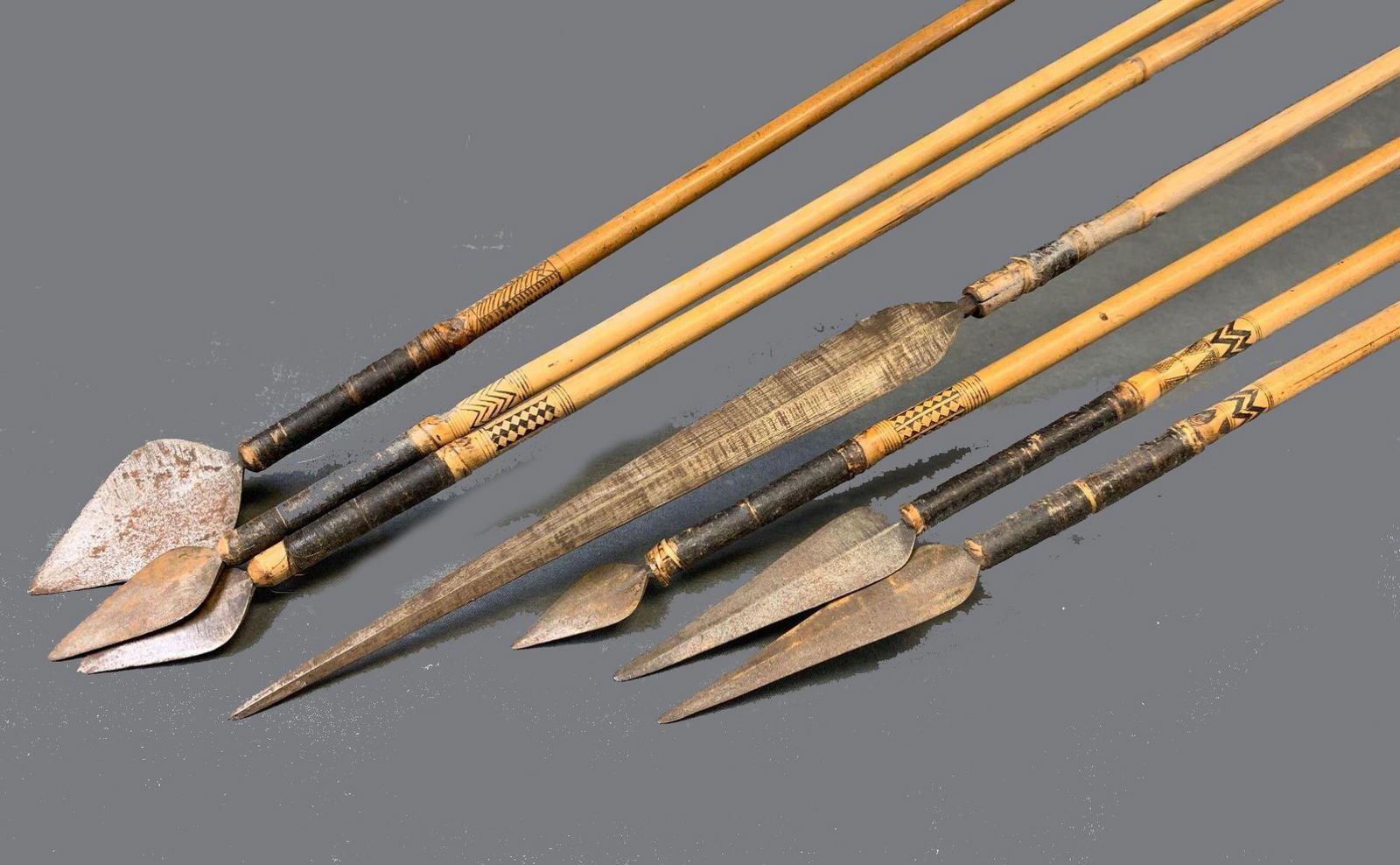 7 Oceanic Ethnographic Steel Tipped And Feather (1 of 20)