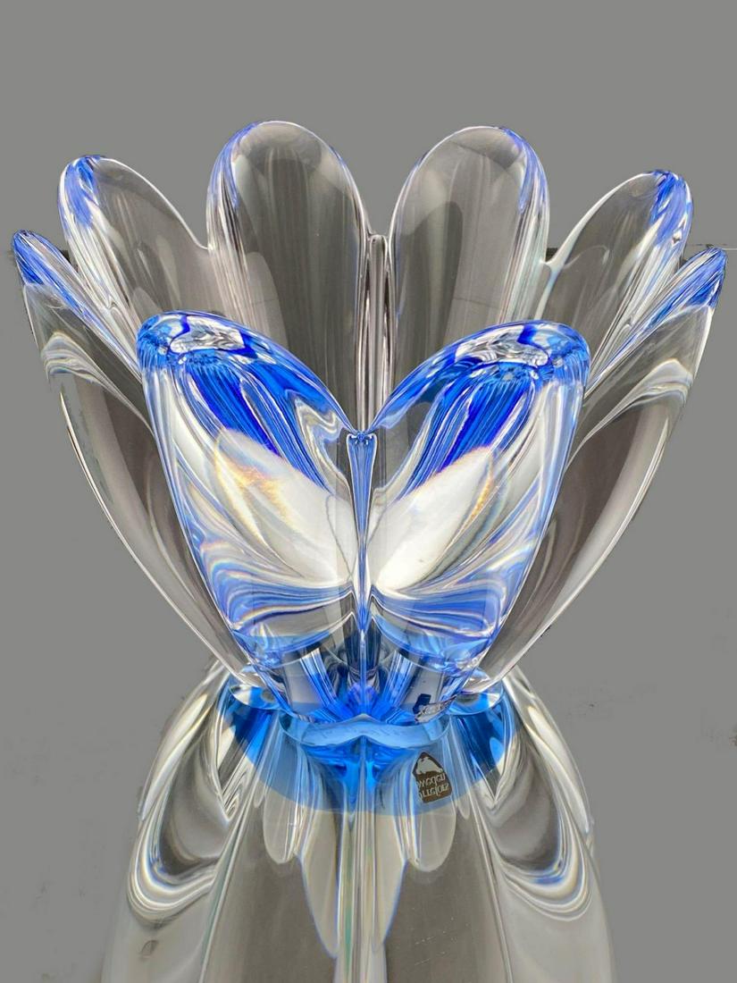 Artist Signed Orrefors Sweden 8 Petal Blue Art Glass: Artist Signed Orrefors Sweden 8 Petal Blue Art Glass Console Bowl. Approximately 5 x 6.5 in diameter. Signed Orrefors YY 4790-12