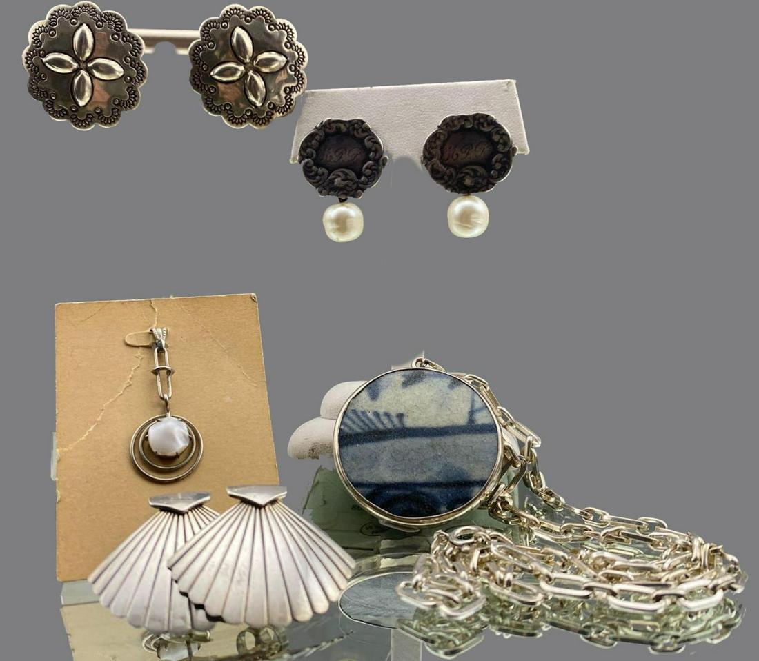 8 Piece Sterling Silver Lot of Earrings and Pendant (1 of 13)