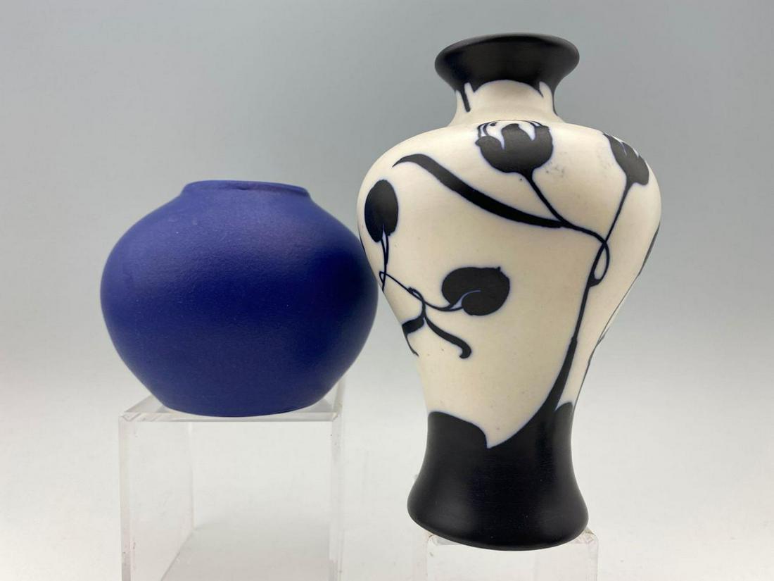 Lot of Two Art Pottery Vases, Door and Schoonhoven (1 of 5)