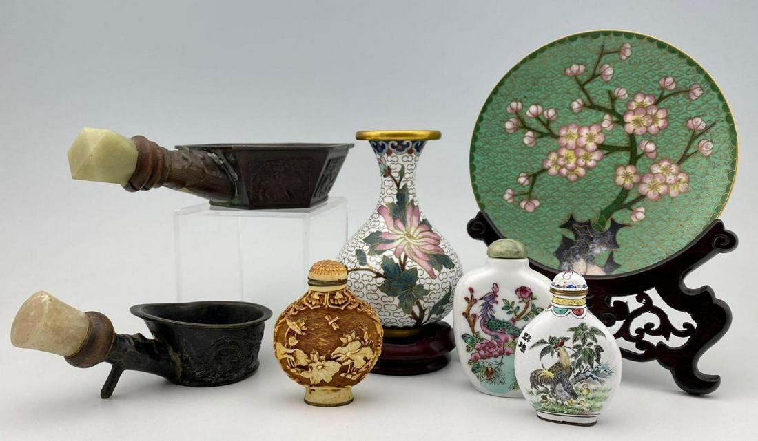 Lot of Chinese Art Objects, Including Porcelain Snuff (1 of 17)