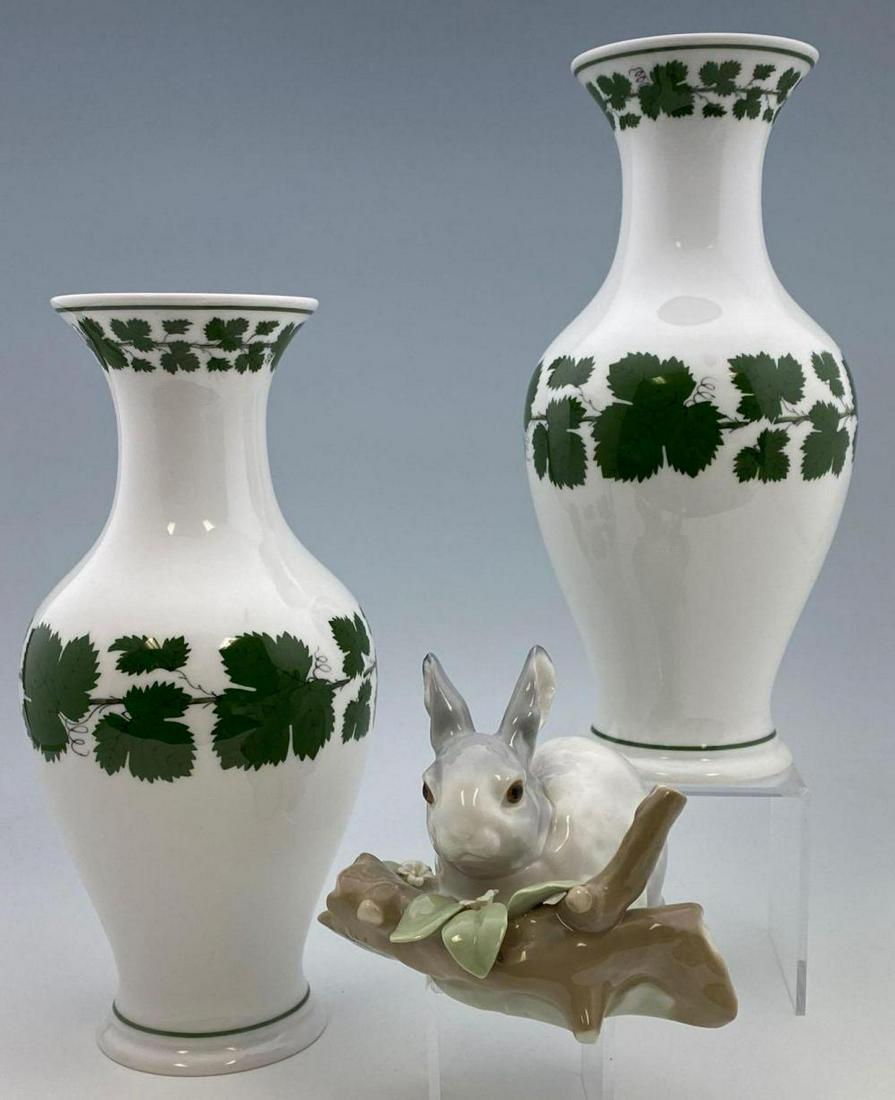 Pair of Meissen Grape Leaf Porcelain Vases and Lladro (1 of 12)