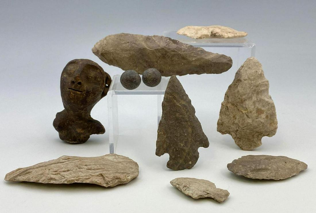 10 Piece Collection of Arrow Heads & Artifacts (1 of 8)