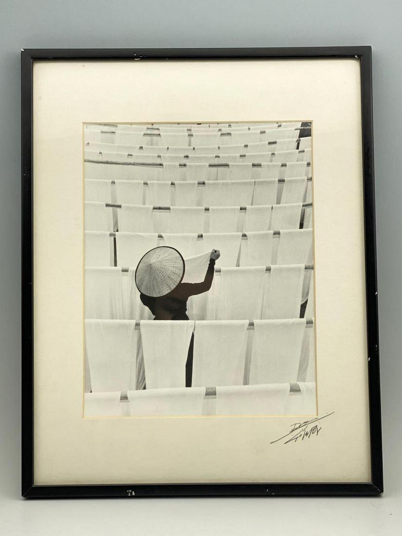 Don Hong-Oai, Photograph, Chinese Textile Production (1 of 4)