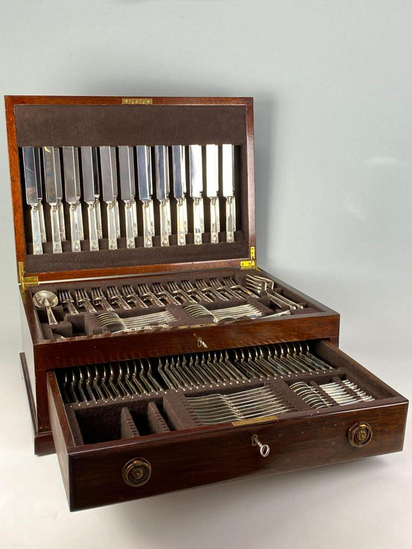 126 Pc Tiffany and Co San Lorenzo Sterling Flatware Set (1 of 20)