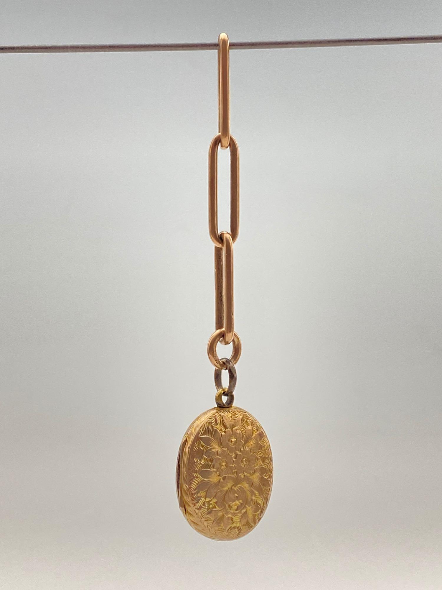 8k Gold Locket on Chain, 8.4g: 8k Gold Locket on Chain, 8.4g, tests as 8k, locket 1.0625 x 0.75 x 0.1875 inches, full length with chain 3.5 inches, measurements are approximate. ALL CREDIT CARDS WILL BE MANUALLY VERIFIED PRIOR TO S