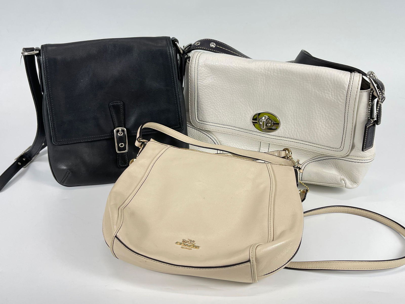 3 Vintage Coach Purses (1 of 20)