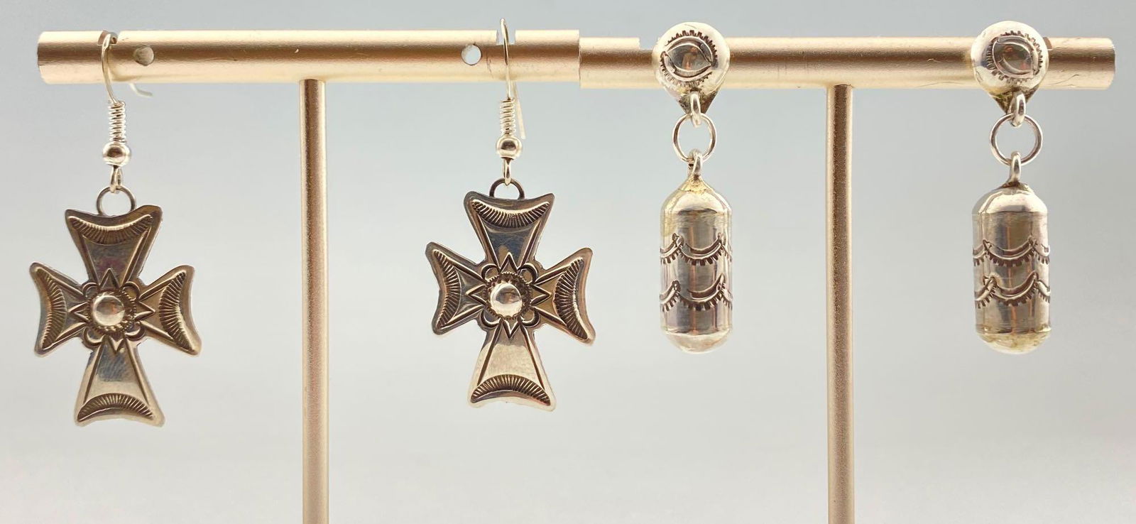 2 Pairs Of Native American Sterling Silver Earrings (1 of 7)