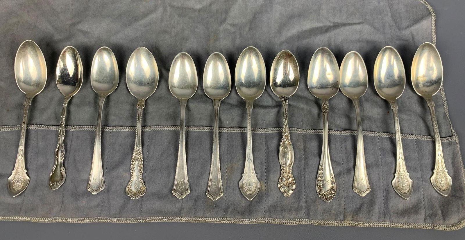 12 sterling silver spoons, 246 g (1 of 16)