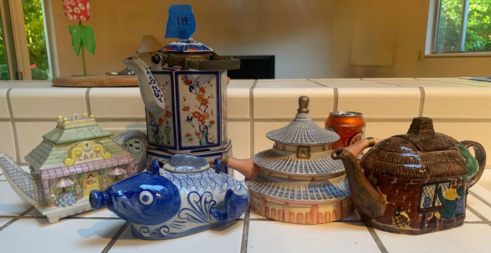 Lot of assorted teapots (1 of 12)