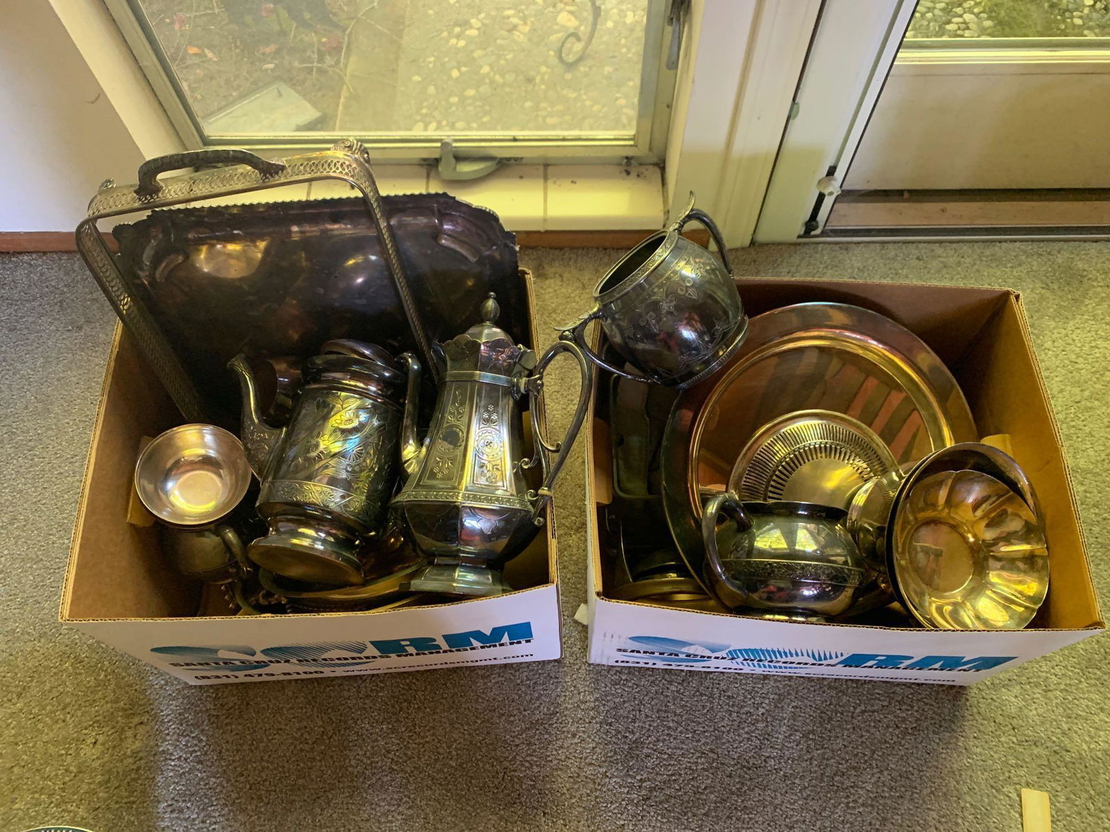 Two boxes of silver plated & Pewter serving dishes (1 of 7)