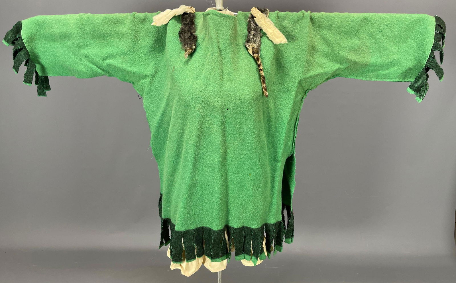 Native American Green Trade Cloth Shirt With Pelt, (1 of 12)