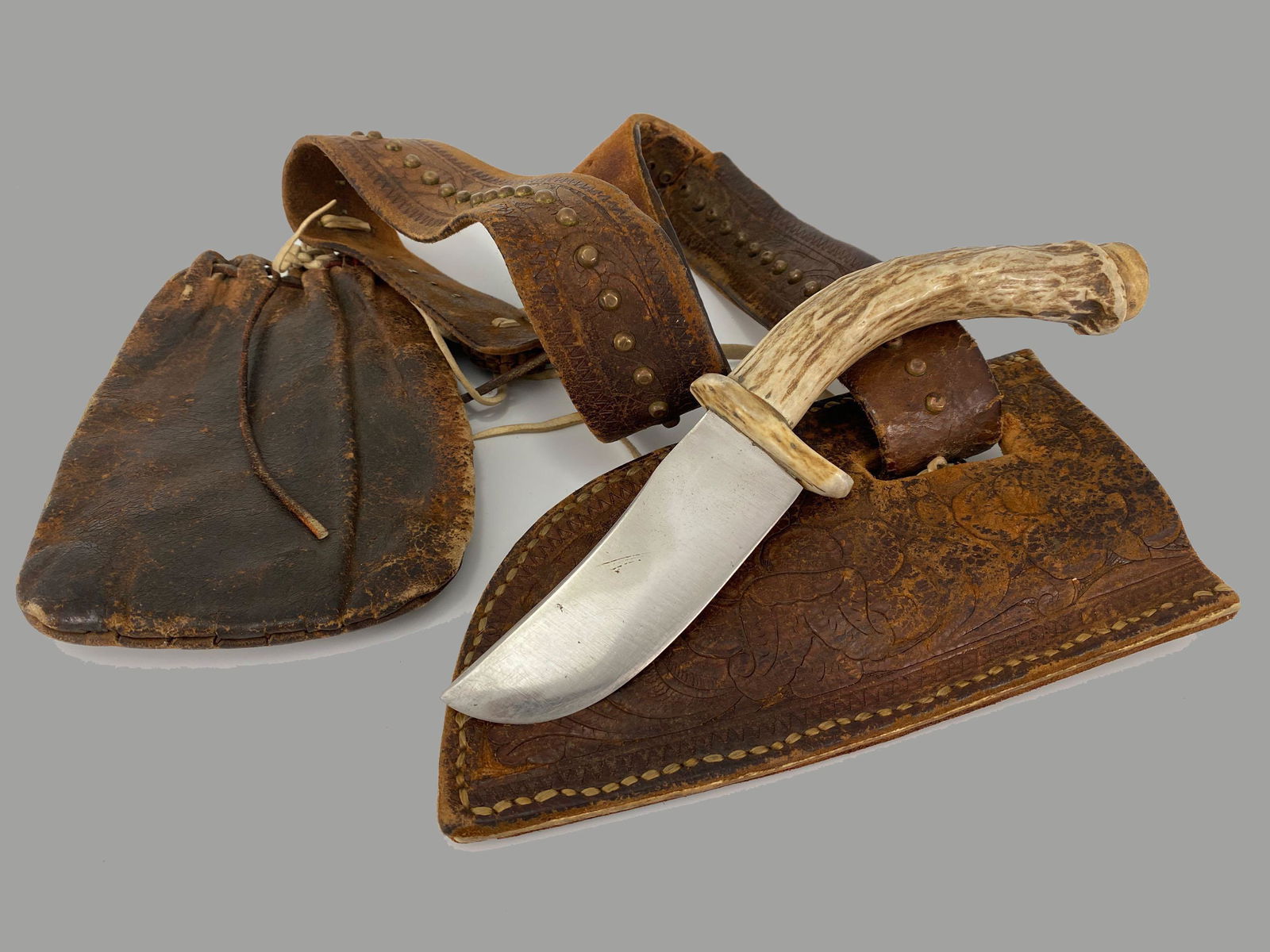 Cool Cowboy Belt With Stag Handle Knife & Tobacco Pouch (1 of 20)