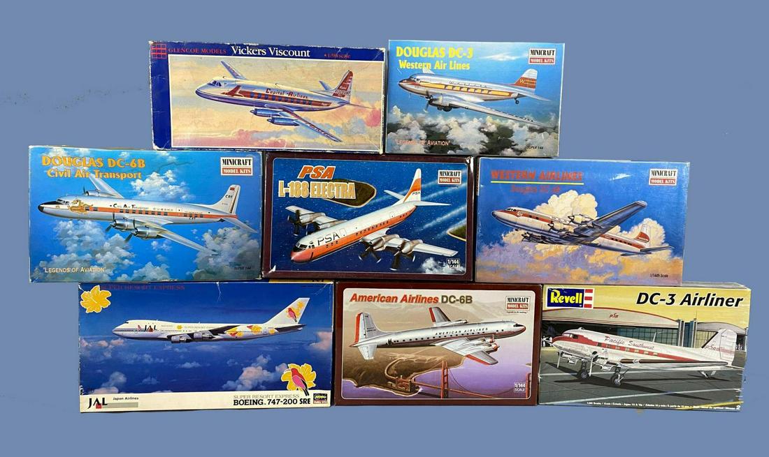 8 Model Airplanes, Minicraft, Glecoe Models, Hasegawa (1 of 12)
