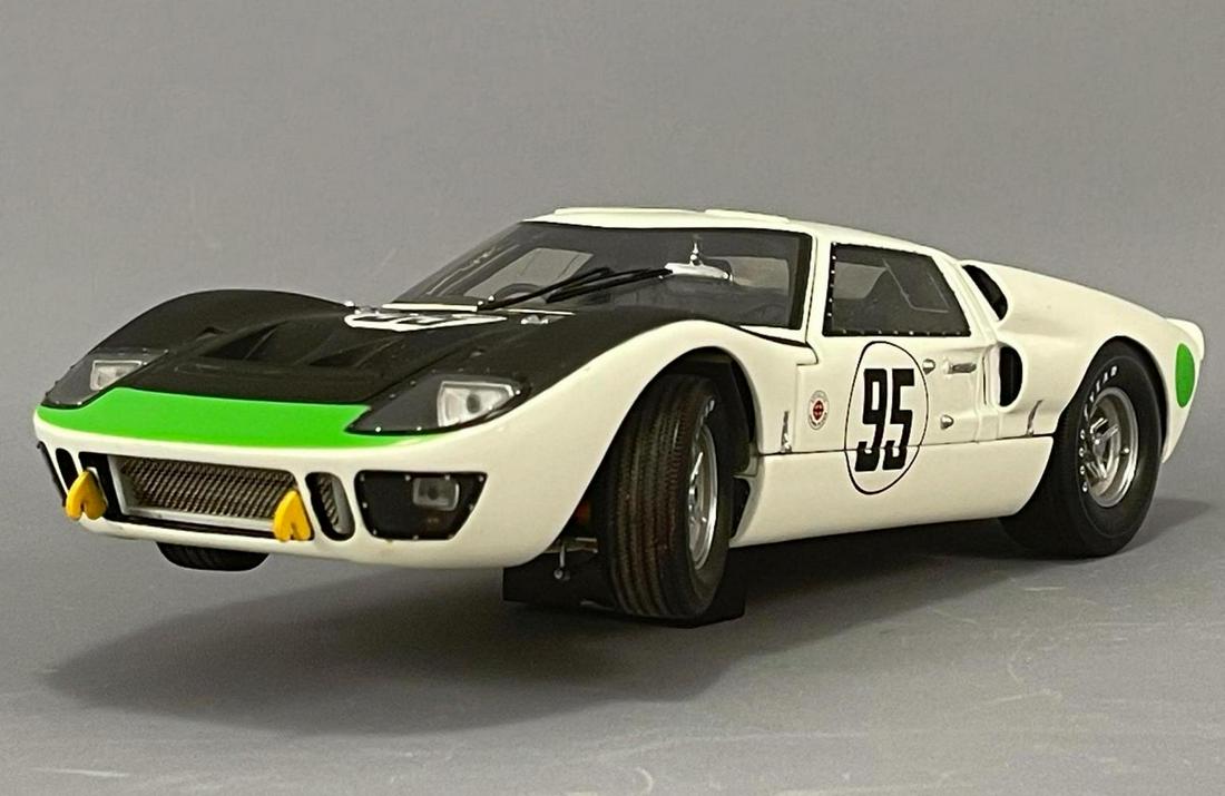 Exoto Racing Legends Ford Gt40 Mkii 1:18 Scale