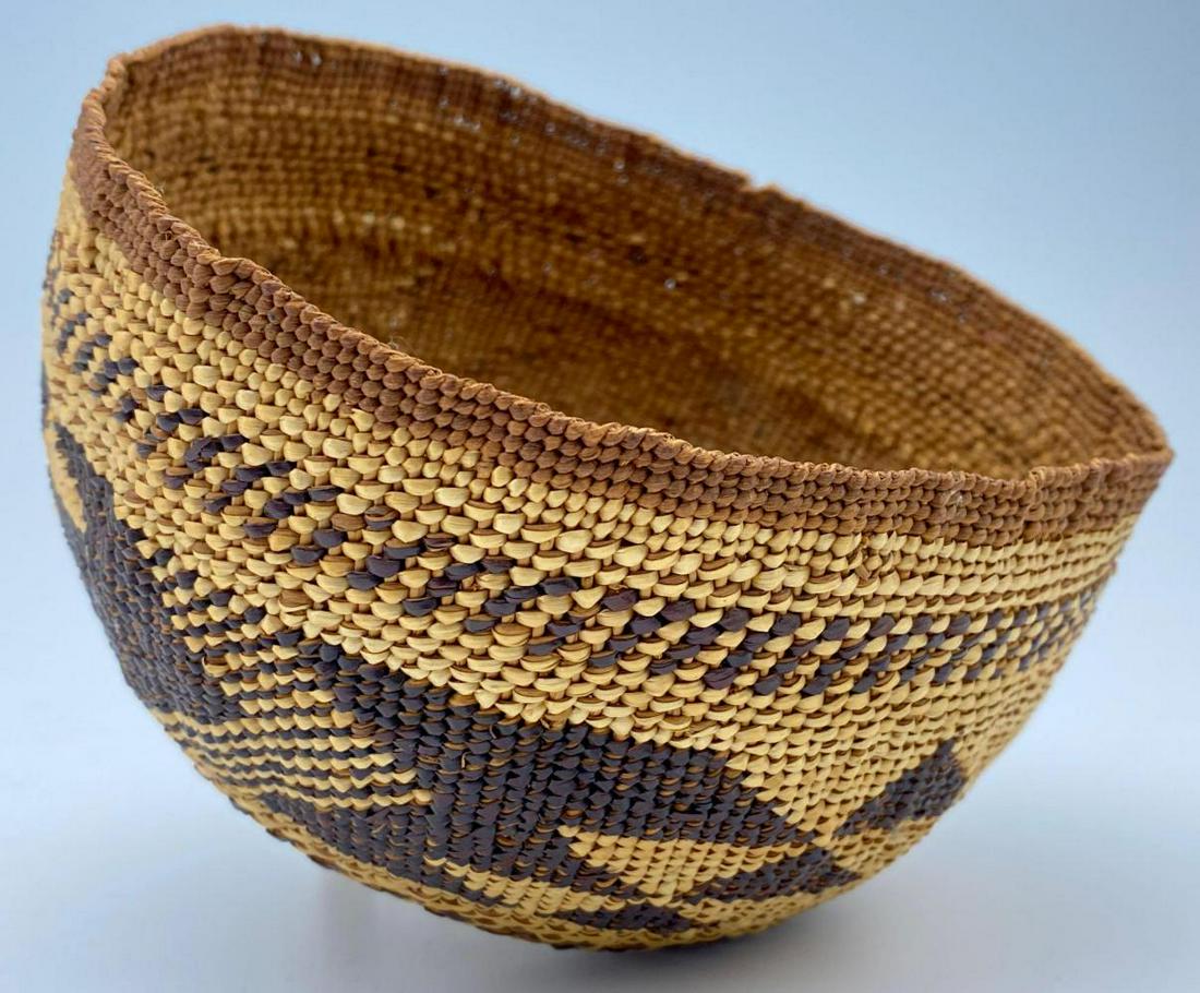 Native American Karuk Basket (1 of 10)