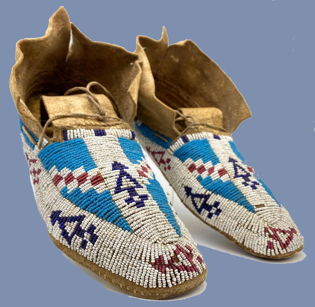 Native American Cheyenne Beaded Moccasins C. 1890 (1 of 13)