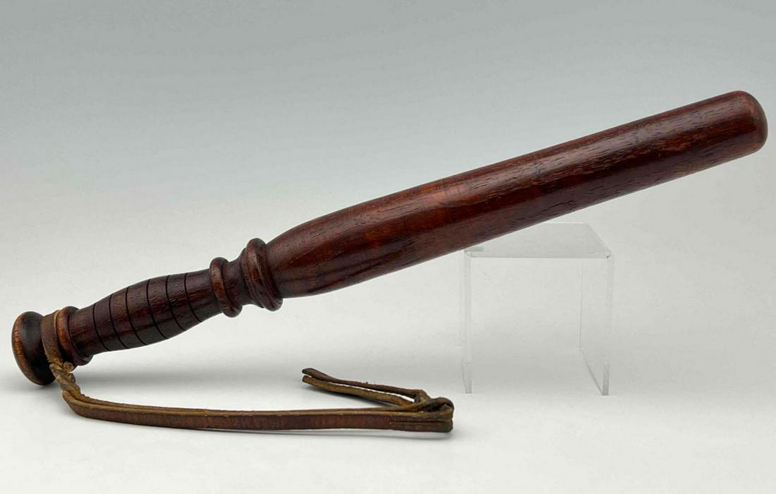 Vintage Police Baton or Nightstick: Vintage Police Baton or Nightstick. Approximately 16 x 1.5 x 1.5 in.