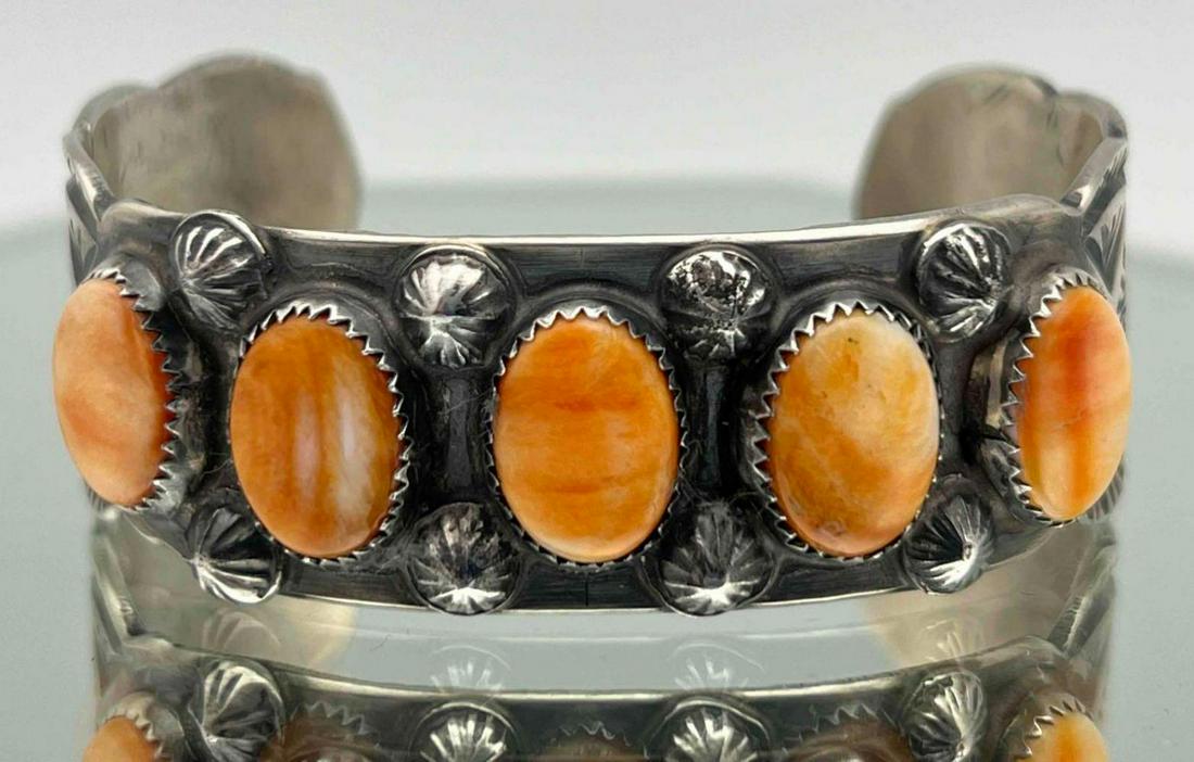 Navajo Sterling Silver Spiny Oyster Cuff Bracelet (1 of 8)