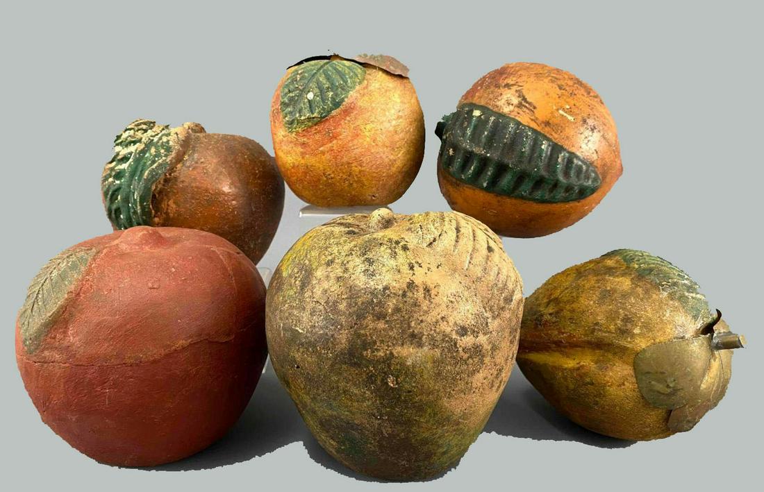 6 Vintage Mexican Folk Art Ceramic Fruits (1 of 19)