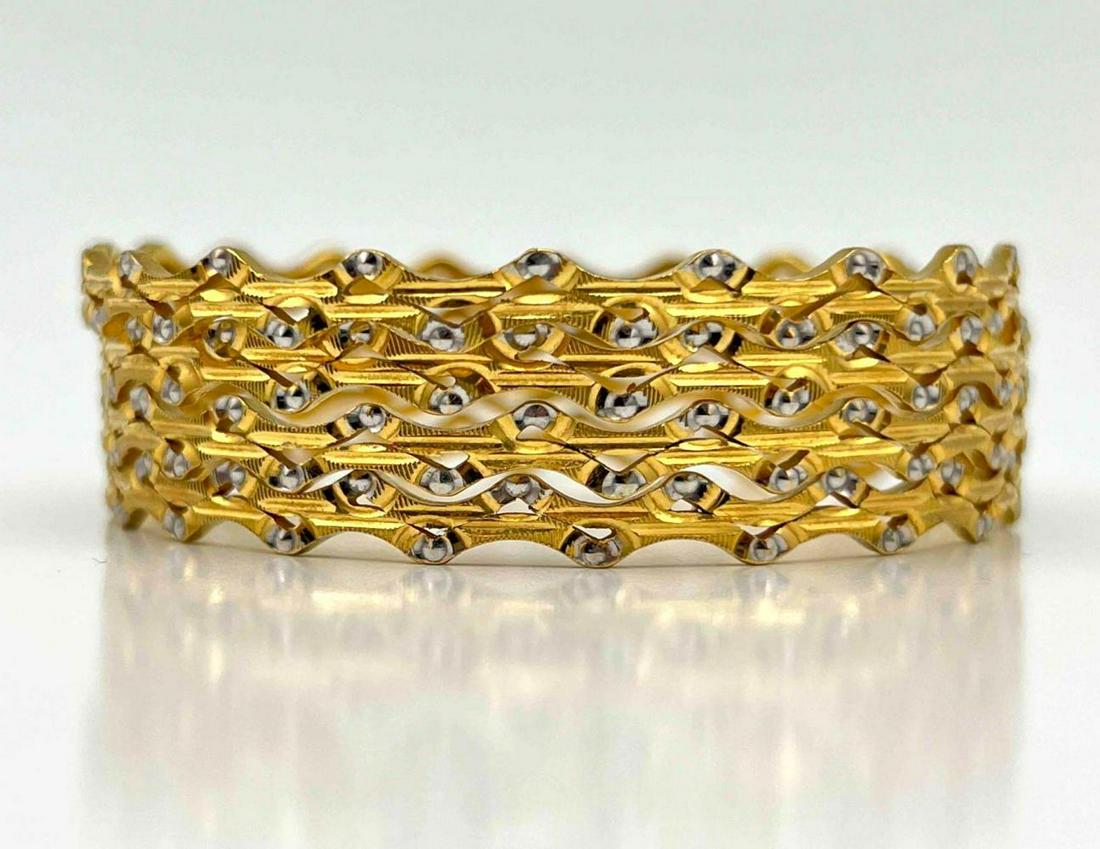 4 Matching 22K Gold Stacking Bangle Bracelets (1 of 10)