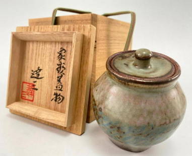 Tatsuzo Shimaoka Japanese Art Pottery Lidded Jar In Tomobako Box: Tatsuzo Shimaoka Japanese Art Pottery Lidded Jar In Tomobako Box. Approximately 3.875W x 3.1875H in. Box Approximately 4.8125H x 4W in.