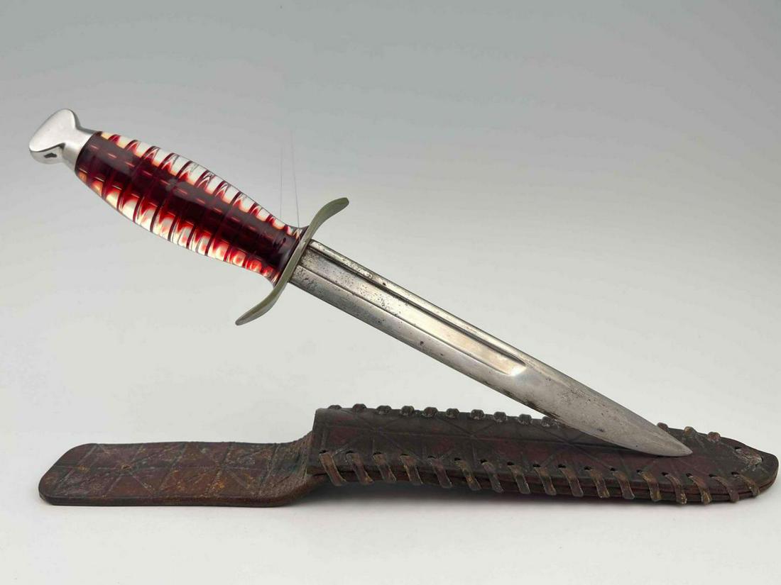 Fine WWII Trench Art Knife, Clear and Red Lucite Handle (1 of 19)