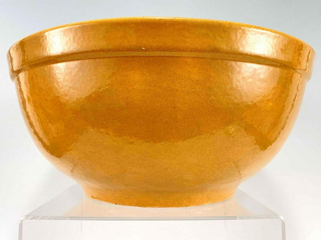 Large American Stoneware Bowl (1 of 17)