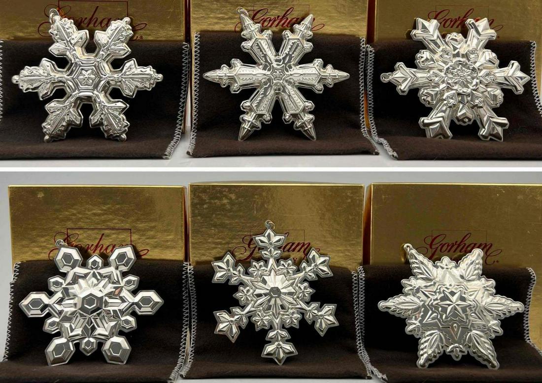 6 Gorham Sterling Christmas Snowflake Ornaments: 6 Gorham Sterling Christmas Snowflake Ornaments. Marked Sterling, Gorham. Largest Item Approximately 3.625 L x 2.9375 W Inches.
