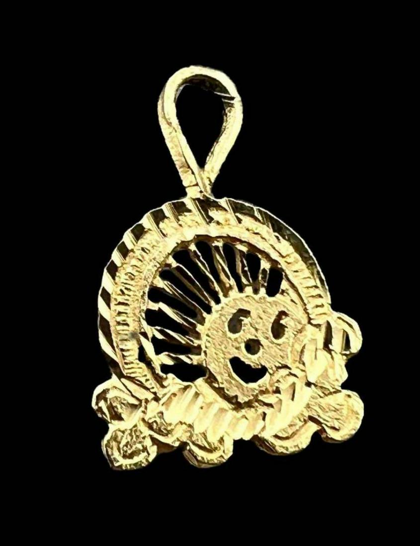 Vintage 14K Gold Rising Sun Charm: Vintage 14K Gold Rising Sun Charm. 0.5g. Marked 14K. Approximately 0.5625 L x 0.375 W Inches. ALL CREDIT CARDS WILL BE MANUALLY VERIFIED PRIOR TO SHIPMENT.
