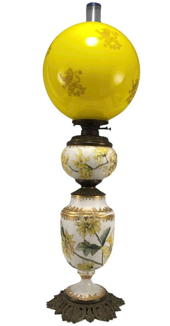 Antique Hand Painted Hurricane Lamp With Gilt Detail And Lion Motif (1 of 18)